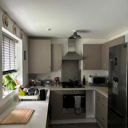 Private Room In A House With Parking In Lenton Nottingham Exterior photo